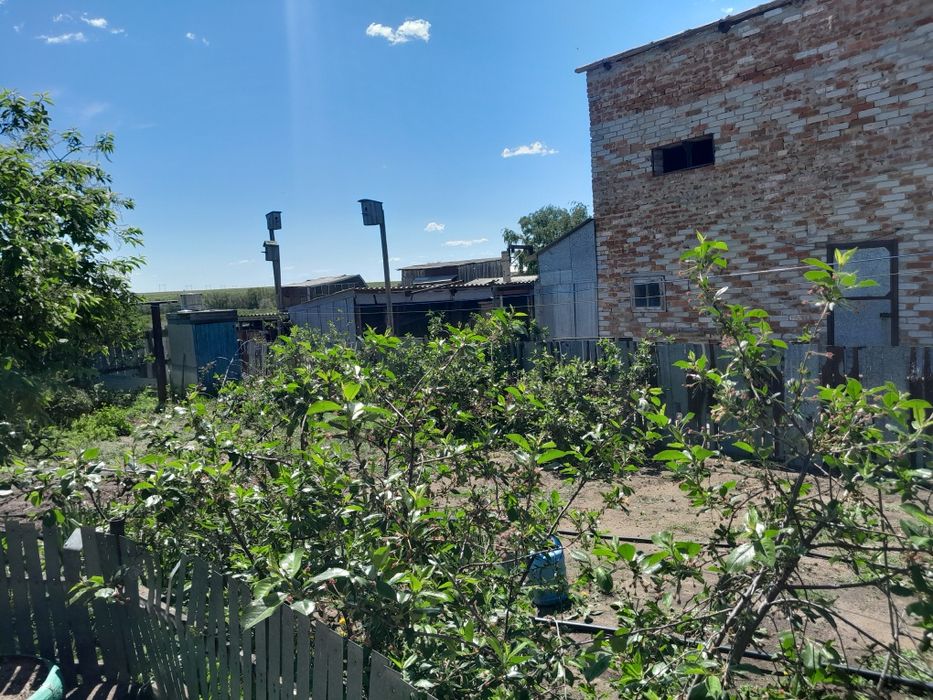 Продаётся благоустроенный двух-квартирный дом