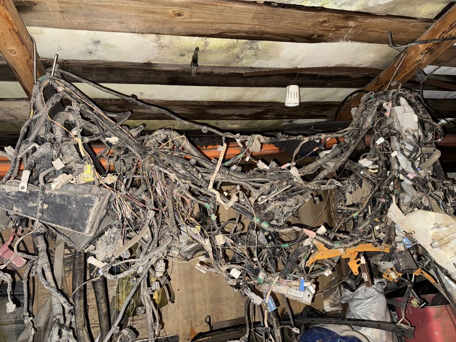 Запчасти мелочи  от камри 55