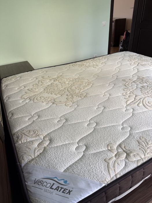 Запазена спалня 160x200 с матрак, скрин и шкафче подарък