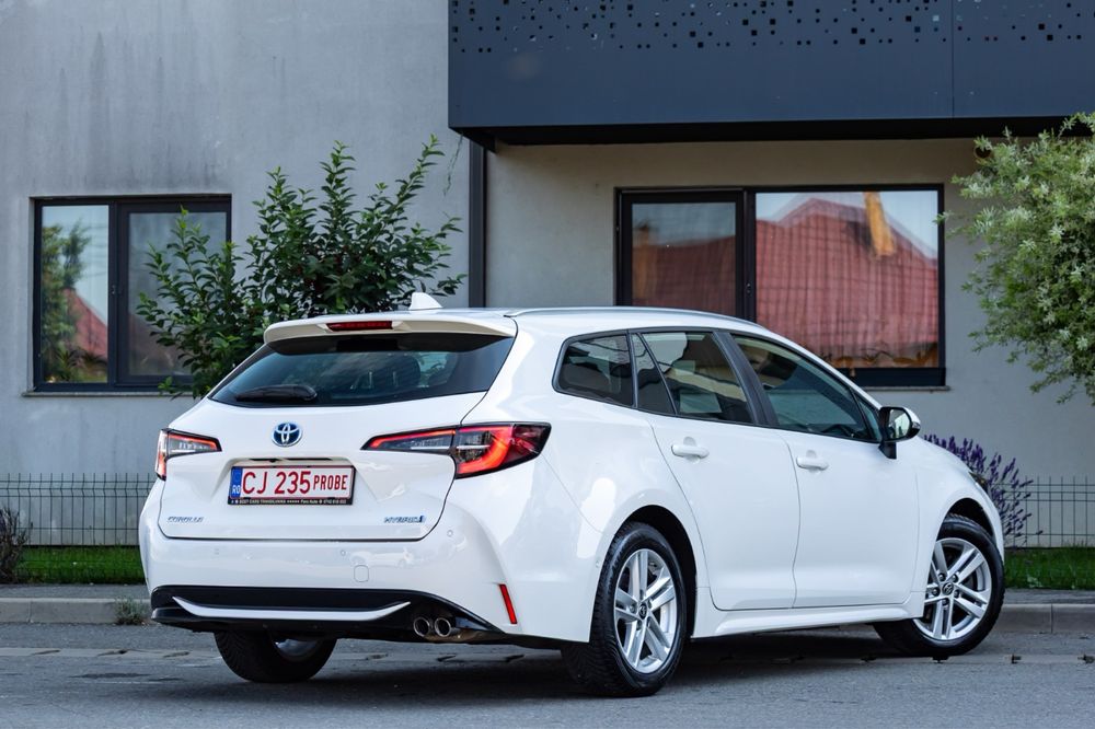 Toyota corolla/ 2.0 B- Hibrid/Facelift /Garanție /Rate