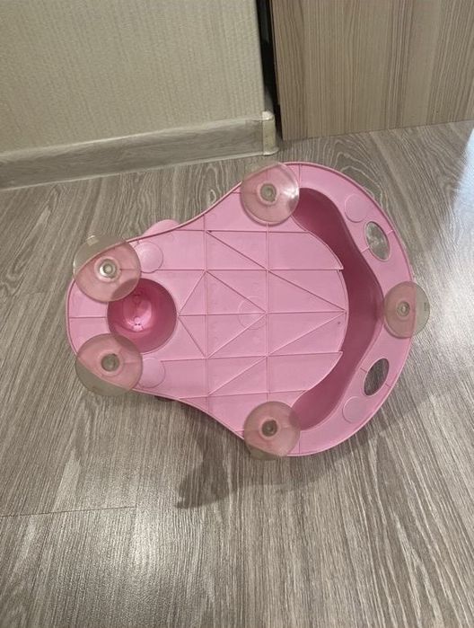 Сиденье на присосках для купания