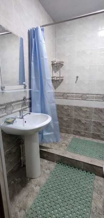 Mirzo Ulugʻbek choyxona salom oldida 2 xona kv ijaraga beriladi