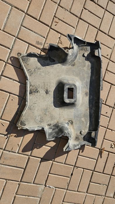 Кора под двигателя за Мерцедес W203