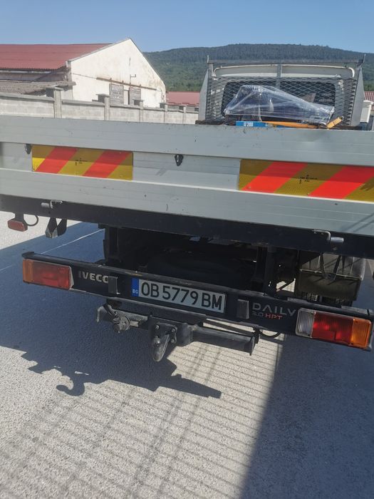 Продавам товарен бус Ивеко 35С17