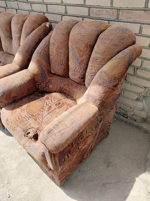 Yumshoq mebel. 1 ta Devan 2 ta kreslo.