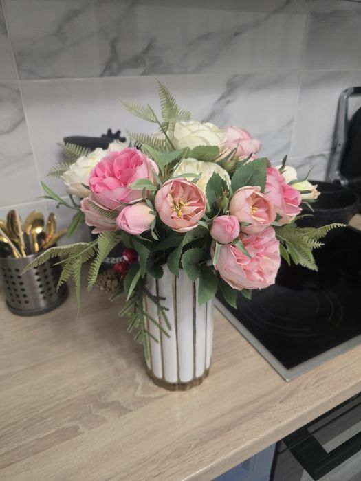 Продам вазу с пионами