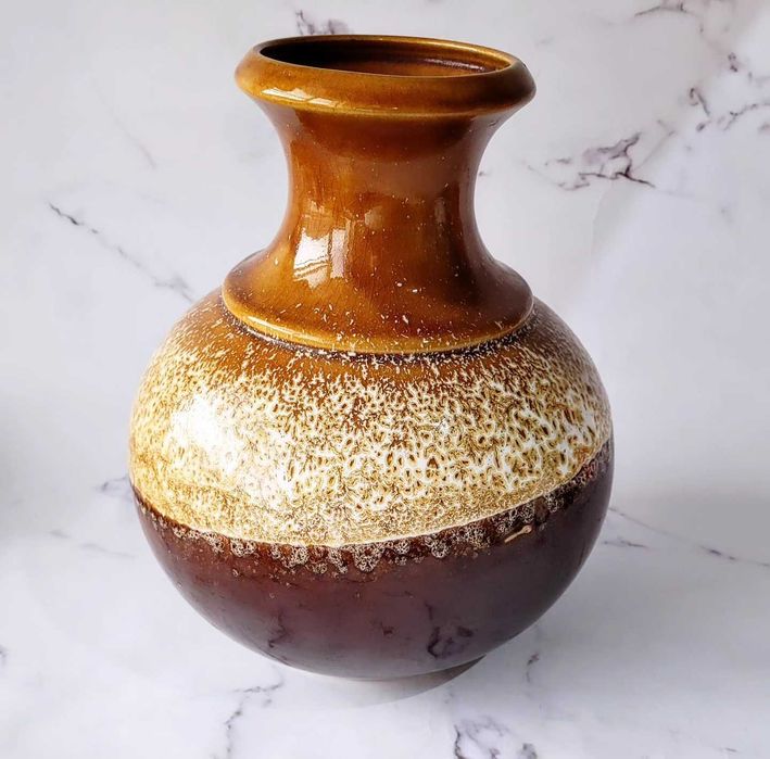 Тежка ваза с подпис