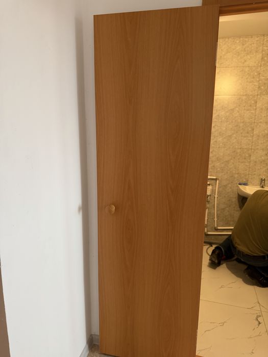 Продам 4 межкомнатные двери