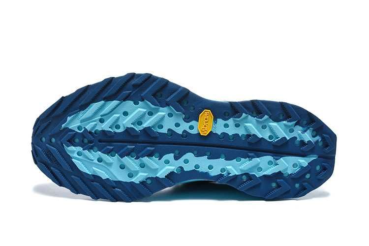 Продавам нови мъжки маратонки с кутия Nike ACG Ultrafly Trail Baltic Blue/Court Blue