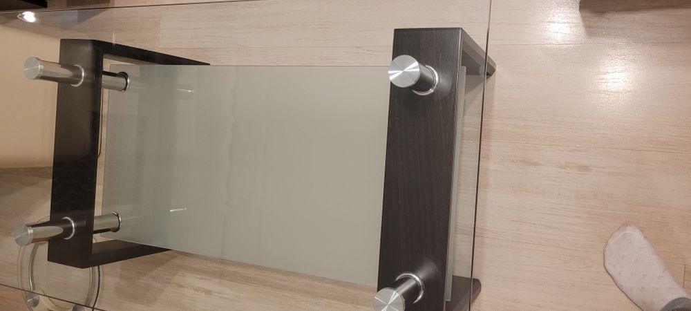 Холна маса в отлично състояние