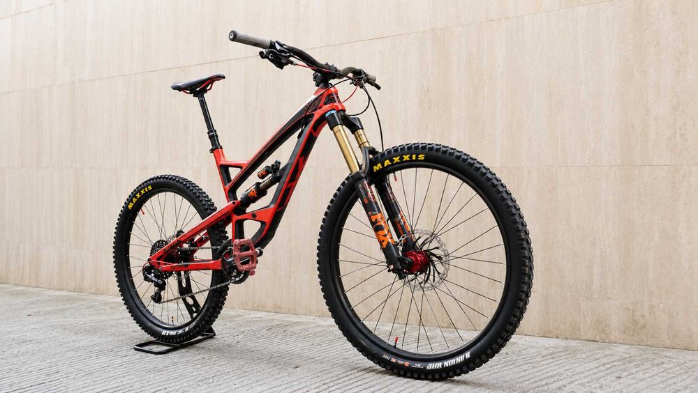 YT Capra CF Pro Race 27.5 Enduro, FOX Factory Kashima 160/170 мм, SRAM X01 1x11, Magura MT5