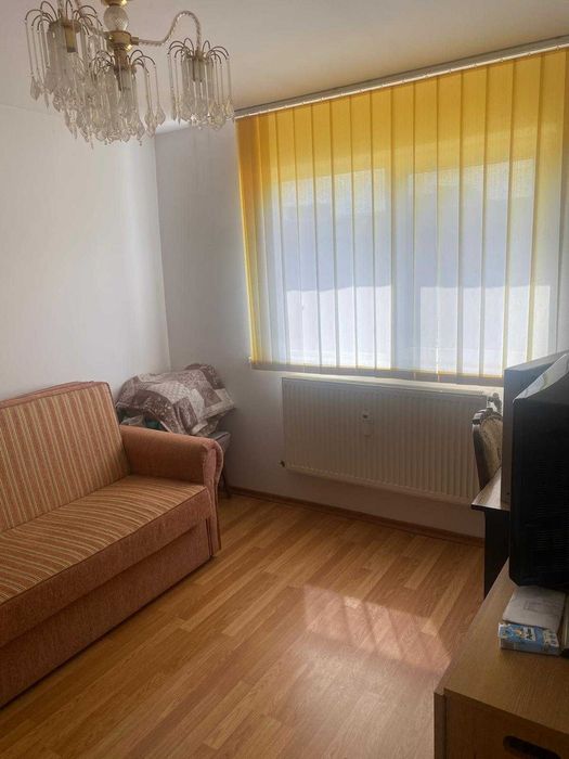 Vand apartament 3 camere – Central, Oltenița – Foarte spațios, ideal pentru tineri și familii