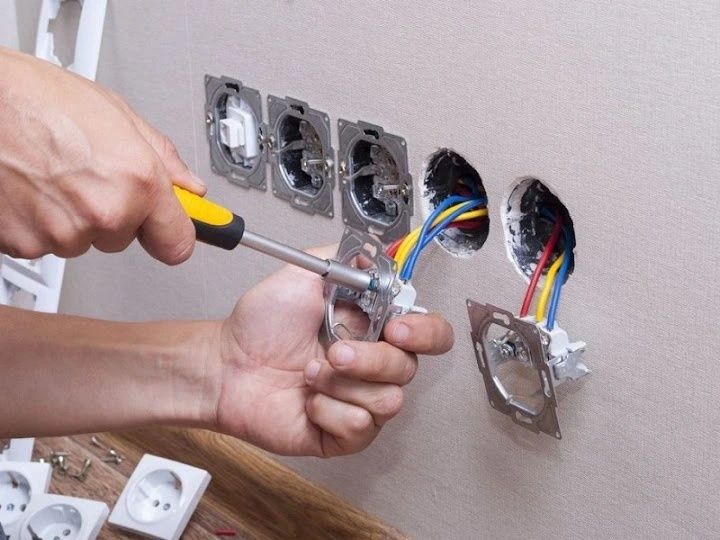 Electrician autorizat – instalații electrice la standarde înalte!