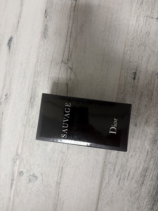 Парфюм dior чисто нов