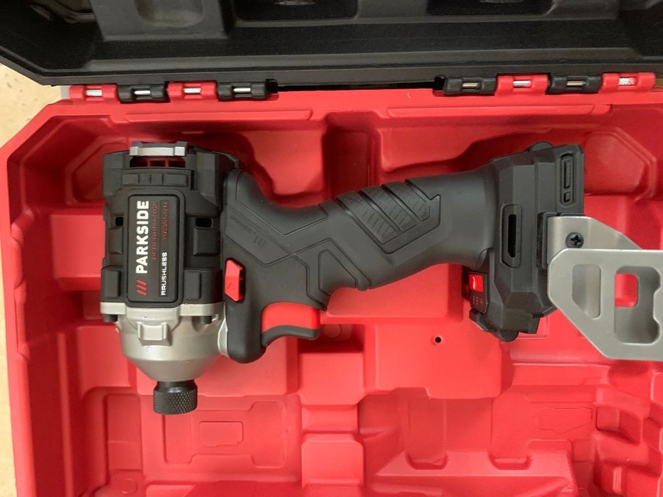 Pistol impact,masina de infiletat cu impact parkside  performance noi