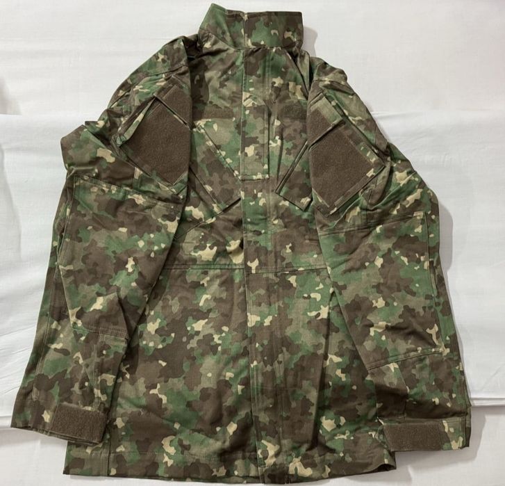 Scurta și ținută combat