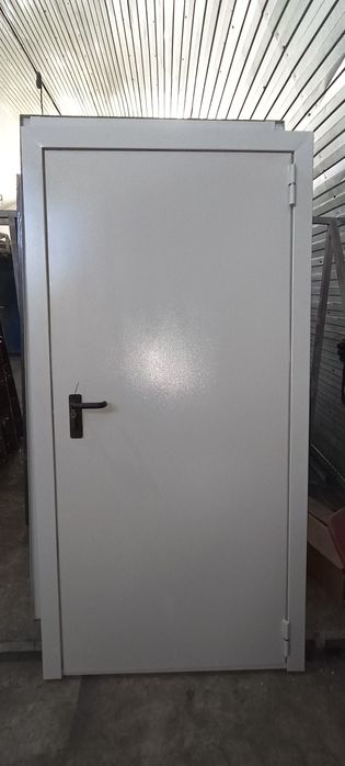 Дверь металлическая неутепленная