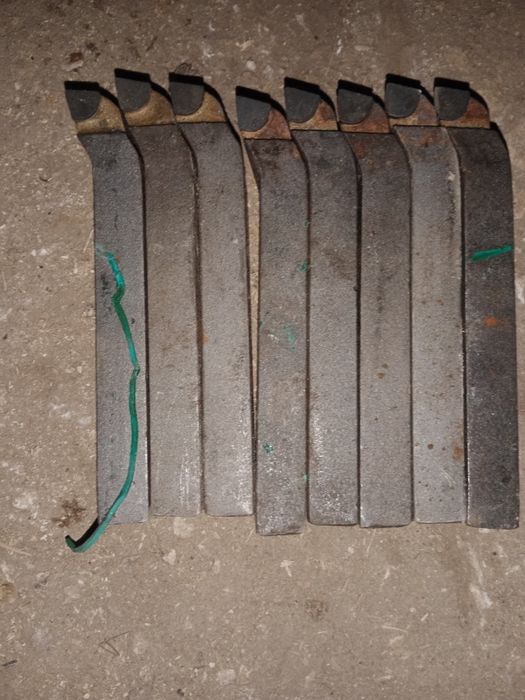 Продам резцы токарные