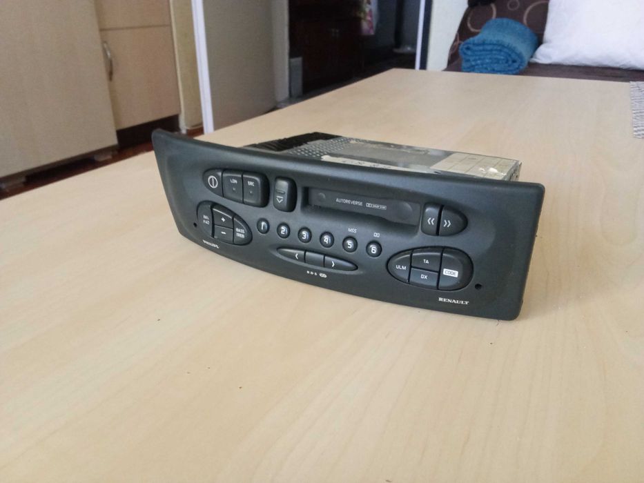 авто радио-касетофон PHILIPS и авторадио JVC