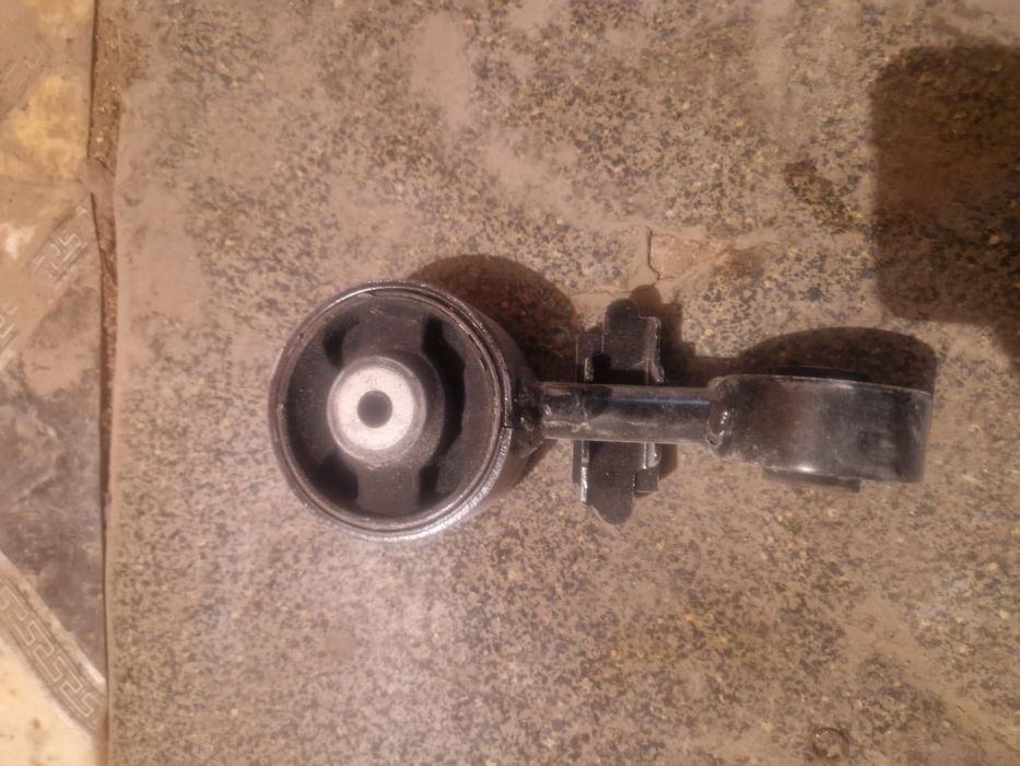 Запчасти на автомобиль разные