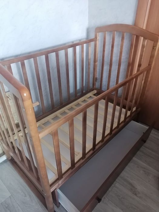 Детская кроватка