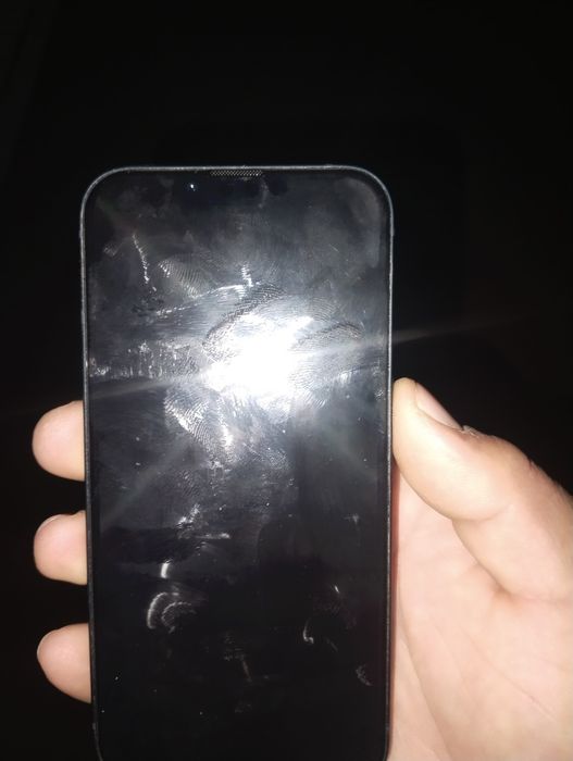 iPhone 13 с гарантия
