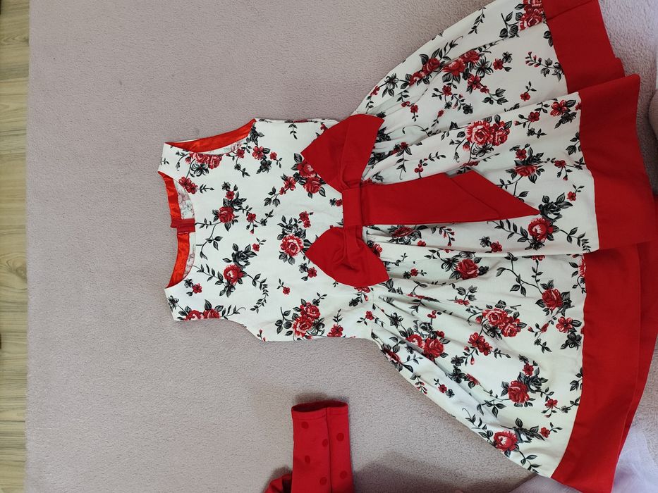 Рокли за момиче - различни размери