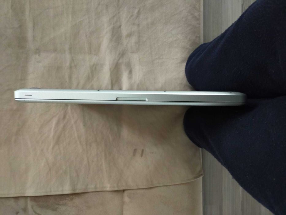 Vând ansamblu complet display (capac + ecran) pentru MacBook Pro 15 inch A1286