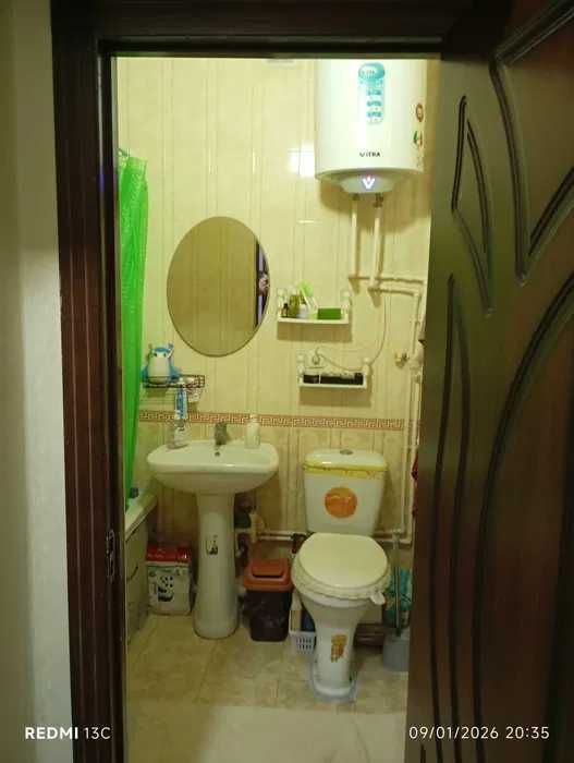 Арзон нархда 1 хонали гиштли квартира сотилади 3 кават Шарк кольцо