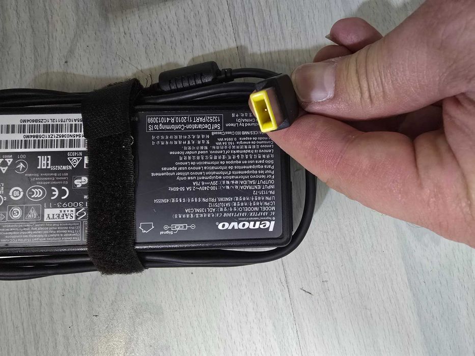 Зарядно за лаптоп Lenovo 135w