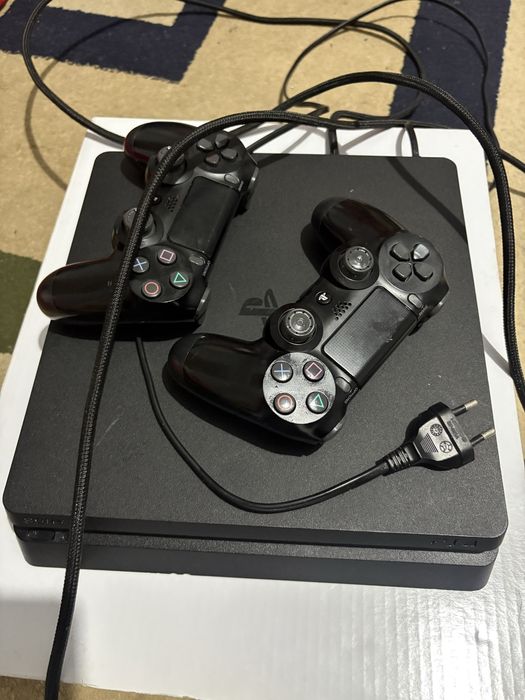 Playstation 4 slim