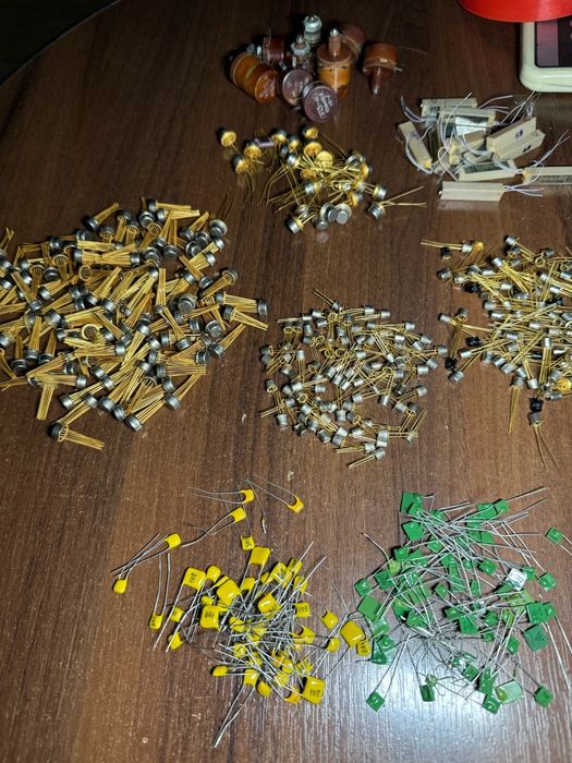 Радио детали микросхемы платы