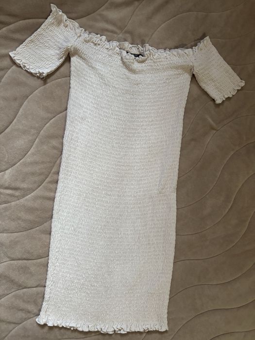 Бяла рокля Guess