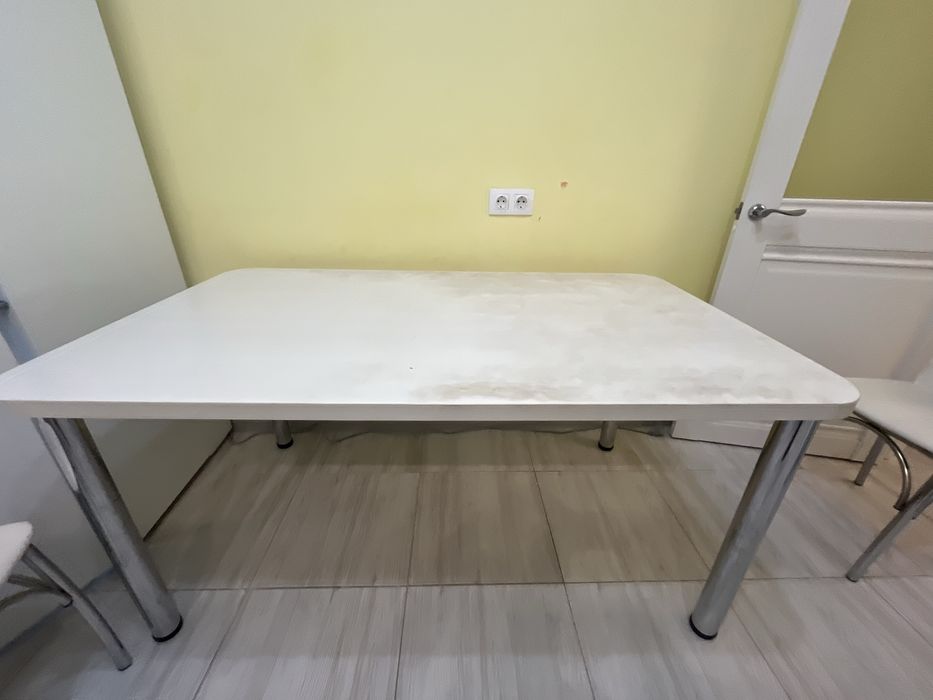 Обеденный стол со стульями, белый современный