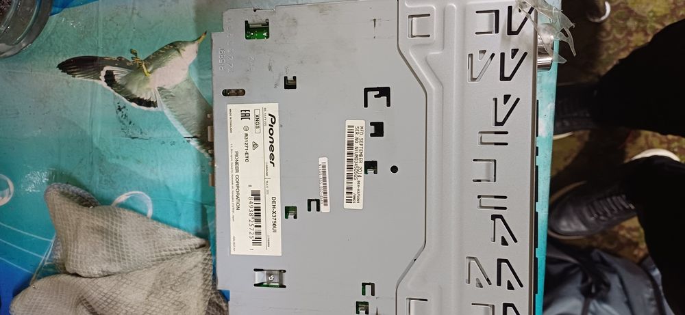 Продаётся автомагнитола.