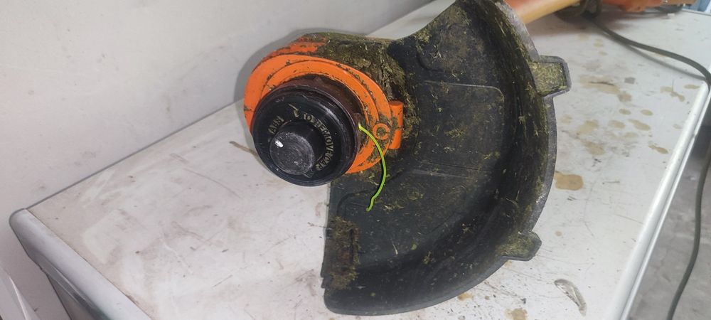Продам электро триммер black&Decker