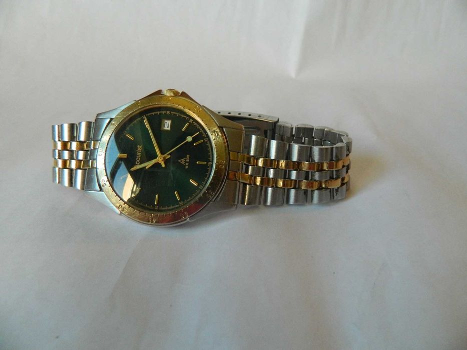 Ceas barbatesc deosebit ACCURIST , placaj auriu , cod A4