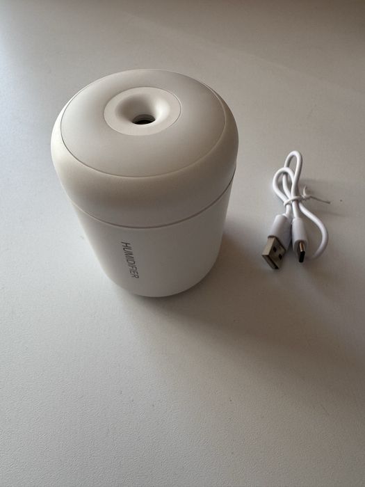 Umidificator cu lumini LED ambientale