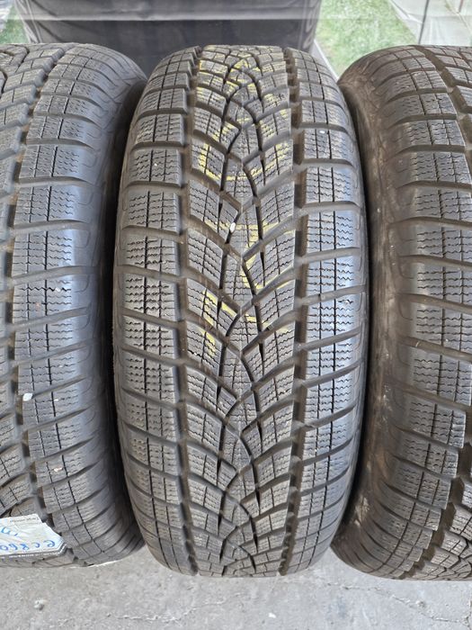 225/65/17 GOODYEAR 4бр
