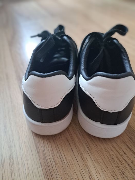 Удобни маратонки