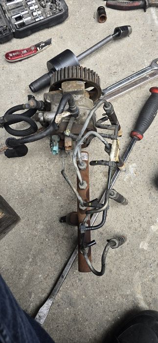 Injectoare DELPHI H8200827965    166000897R renault/logan/  1.5 euro 5