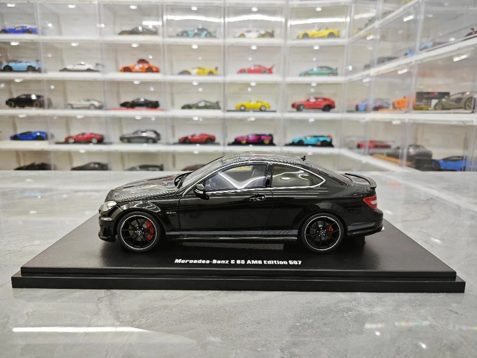 Mercedes Benz W204 C63 AMG Original 1:18 Limited Edition