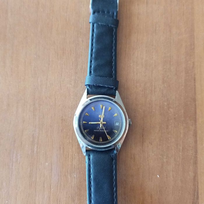 Ръчен мъжки часовник.