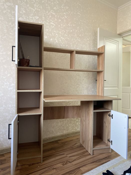 Учебный столик.