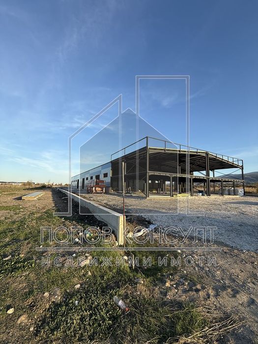 Пром. помещение в Пловдив, област-с.Марково площ 2320 цена 2280000