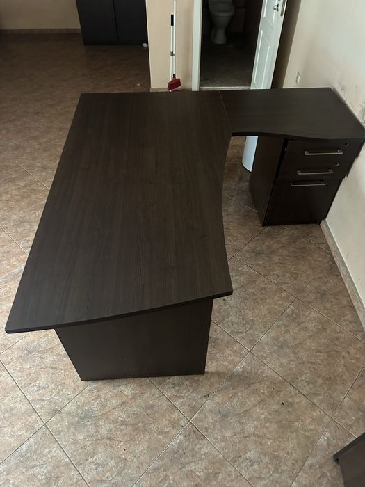 Офис обзавеждане