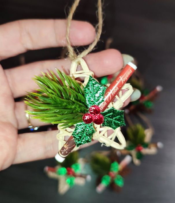 Коледни Табелки за закачане/ коледни кашпи/шейни и късмети