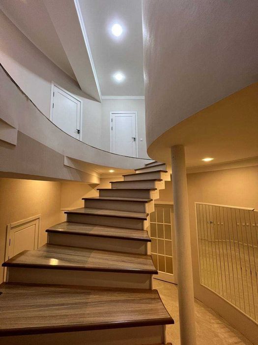 100 метров до Шота Руставели Дом под ОФИС 3 Уровня