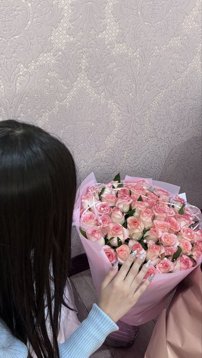 Цветы, нежные розы. 51 роз