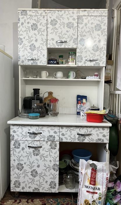 Кухонный шкаф продоётся